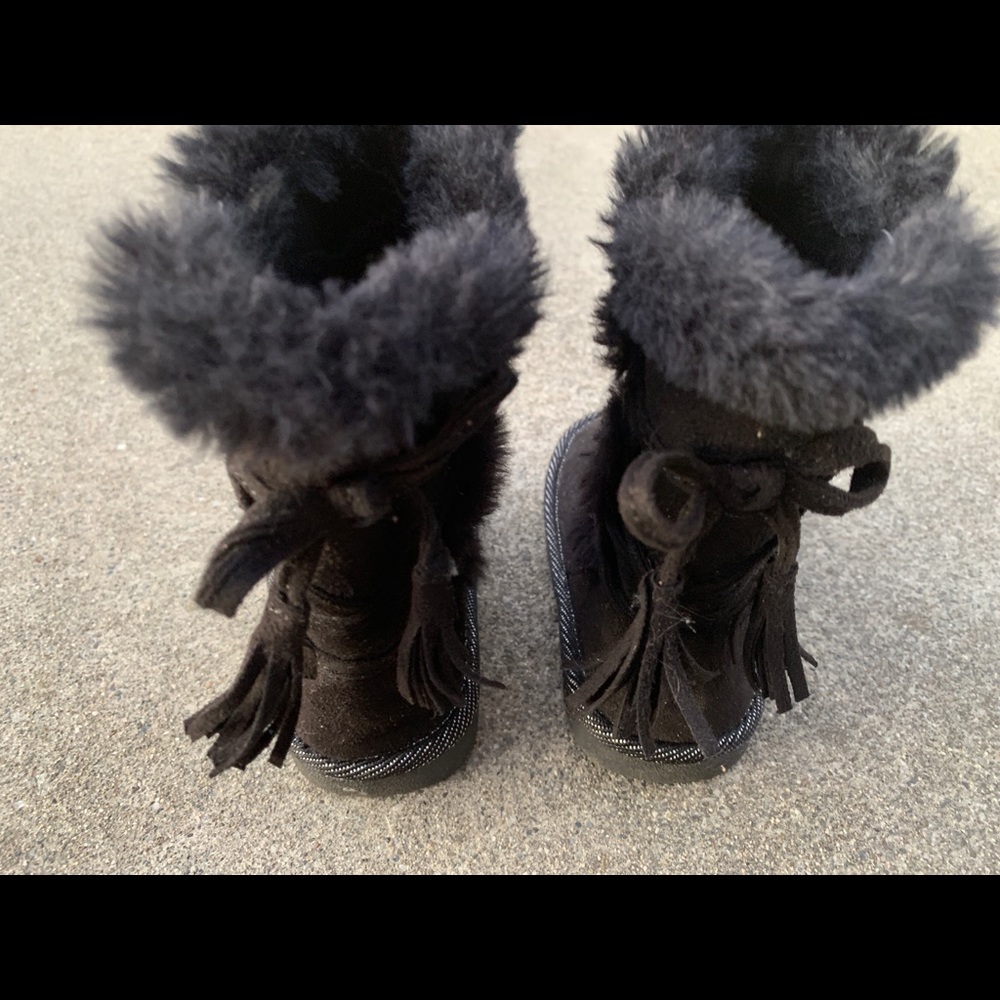 Like New Black fuzzy boots